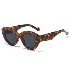 Chic Amber Pattern Oval Sunglasses