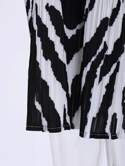 Zebra Print Contrast Pleated Batwing Maxi Dress