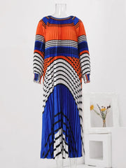 Geometric Wave Print Pleated Maxi Dress